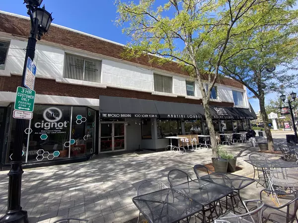 100 S York ST #232D, Elmhurst, IL 60126