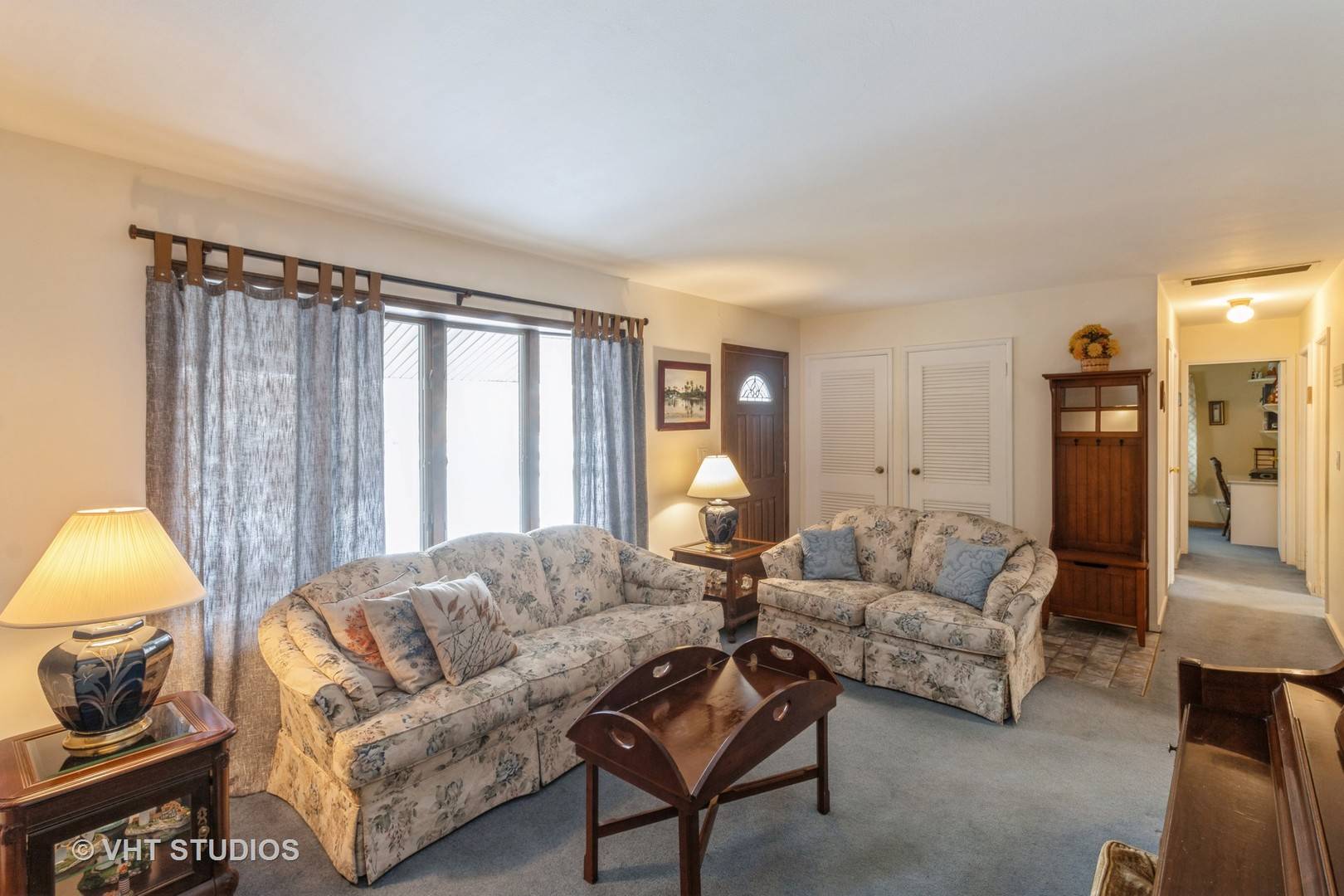 Glenview, IL 60025,415 Hazelwood LN