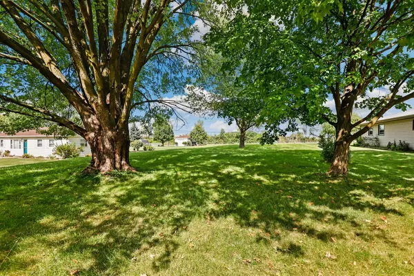 Aurora, IL 60505,440 Woodlyn DR