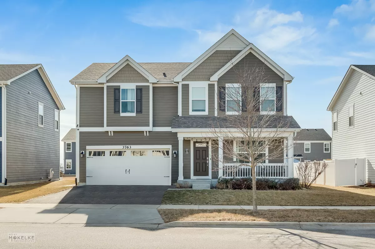 Elgin, IL 60124,3765 Saint James CT