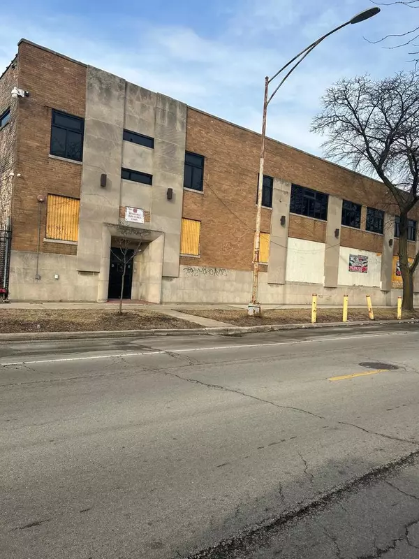 Chicago, IL 60651,4630 W Augusta BLVD