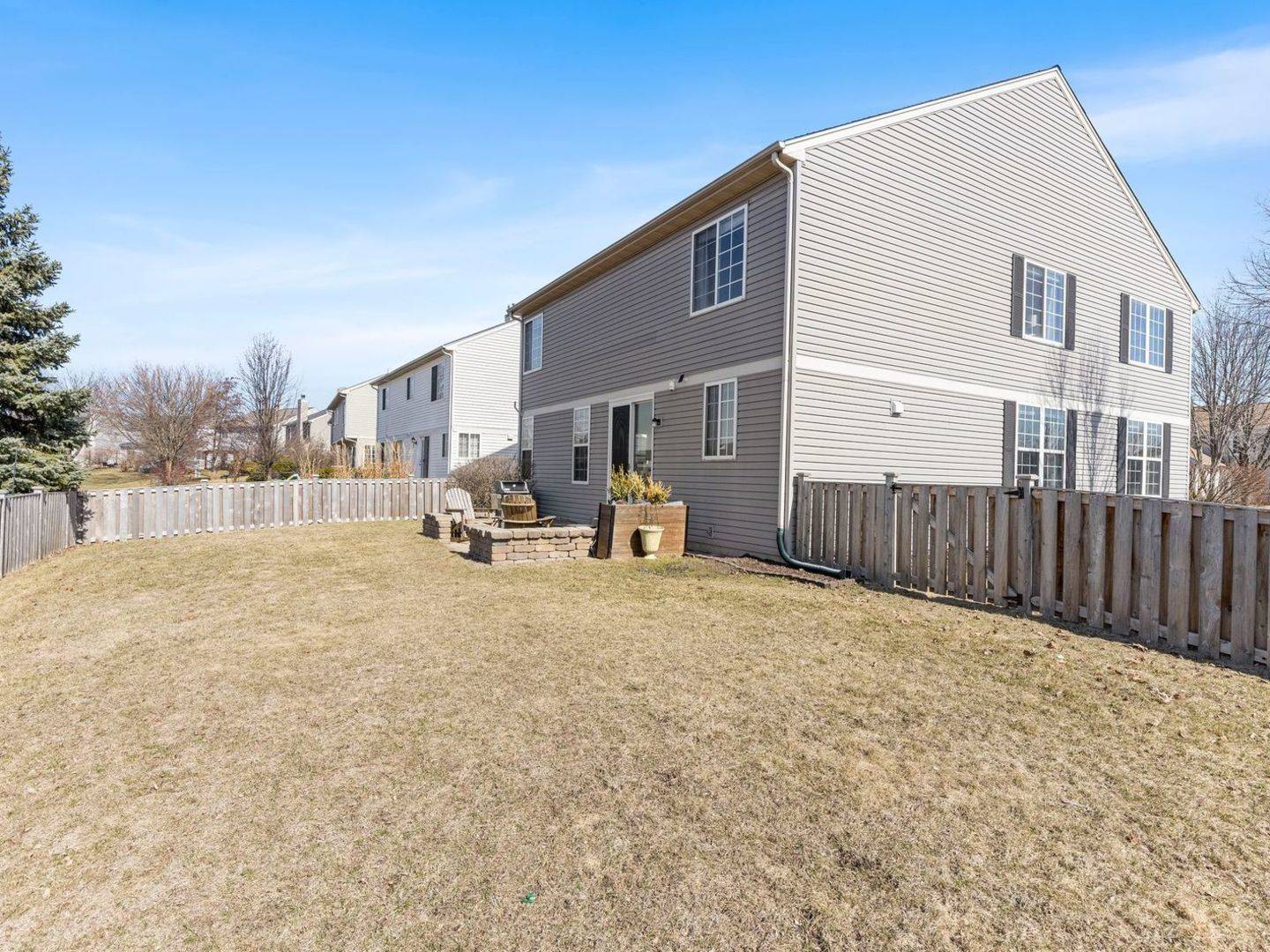 Aurora, IL 60503,1785 Woodbury LN