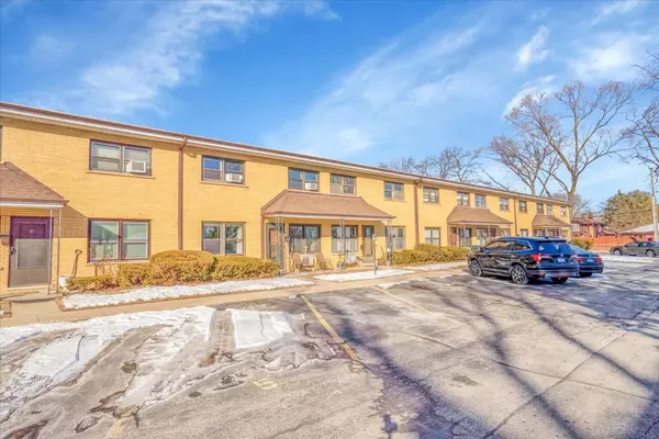 Lansing, IL 60438,18333 Wentworth AVE #7