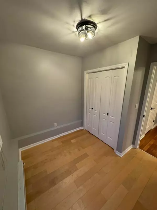 Chicago, IL 60612,650 N Talman AVE #1R