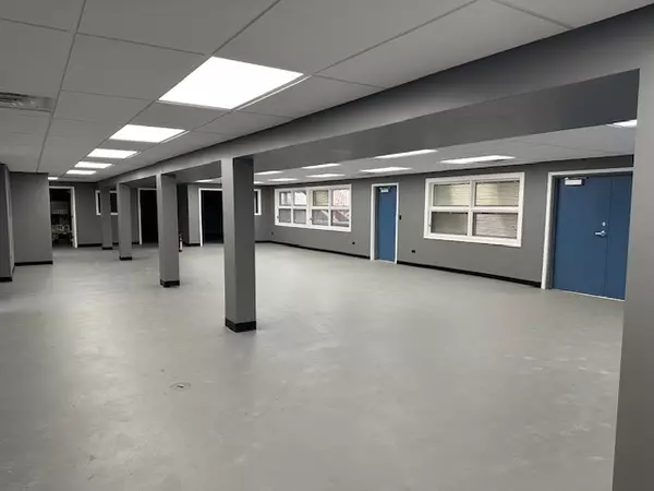 Crystal Lake, IL 60014,25 S Virginia ST #101-103