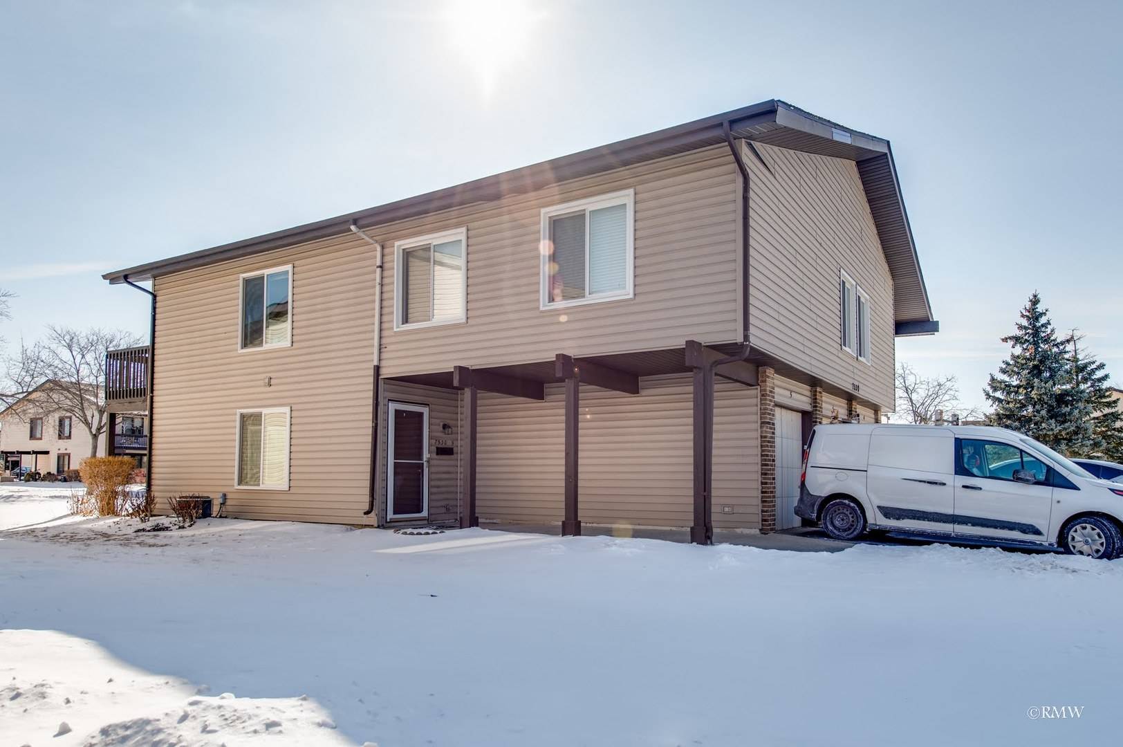 7530 Bristol LN #5, Hanover Park, IL 60133
