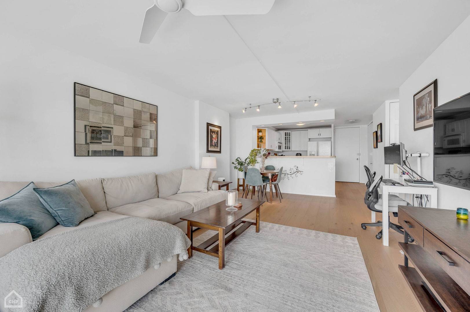 Chicago, IL 60614,1660 N La Salle DR #1805