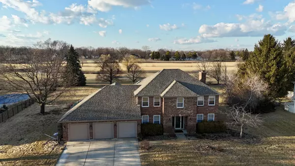 24144 W Royal Worlington DR, Naperville, IL 60564