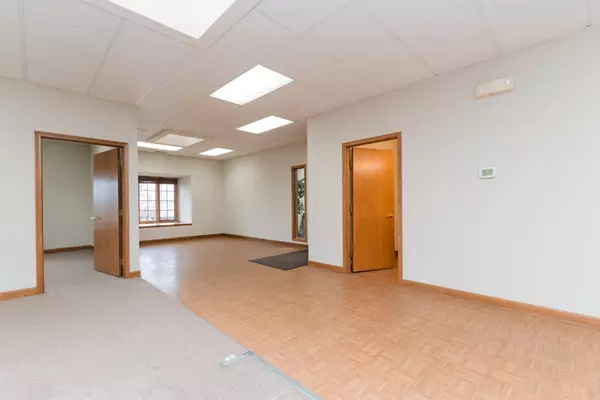 Libertyville, IL 60048,14047 W Petronella DR #201