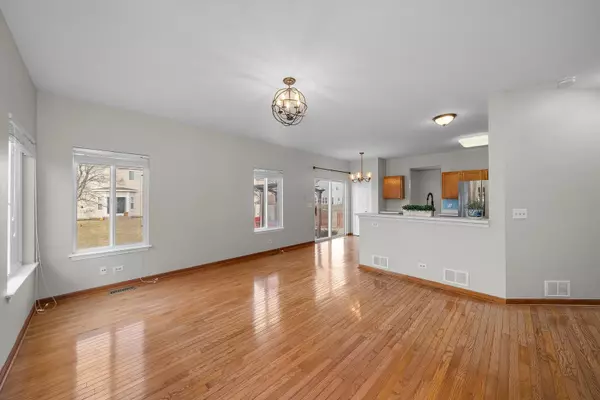 Bartlett, IL 60103,2044 Grovetown DR