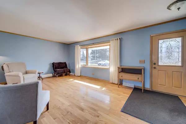 Downers Grove, IL 60515,740 79th PL