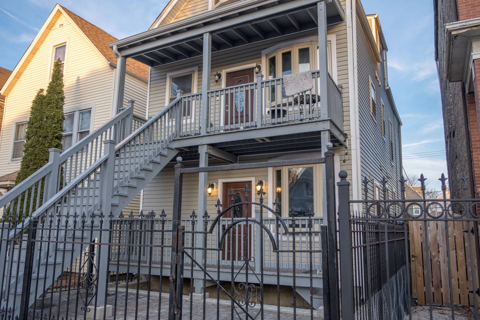 Chicago, IL 60618,3043 N Monticello AVE #1