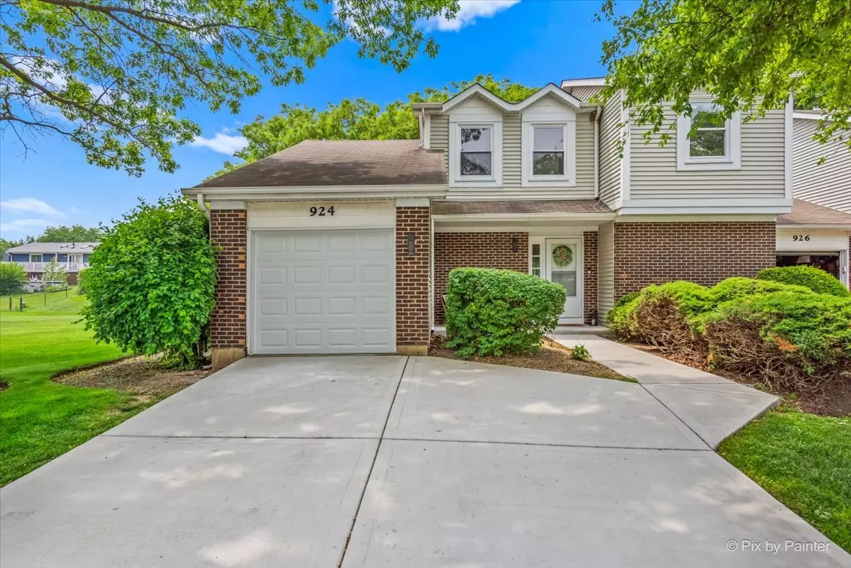 Schaumburg, IL 60194,924 Colony Lake DR