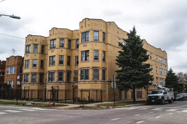 8200 S Paulina ST, Chicago, IL 60620