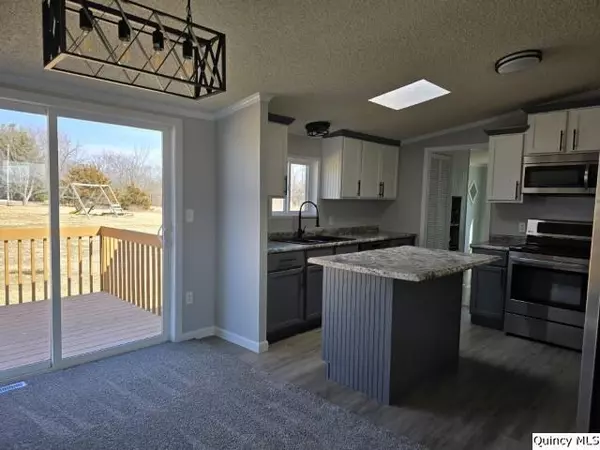 Carthage, IL 62321,1025 Augusta RD