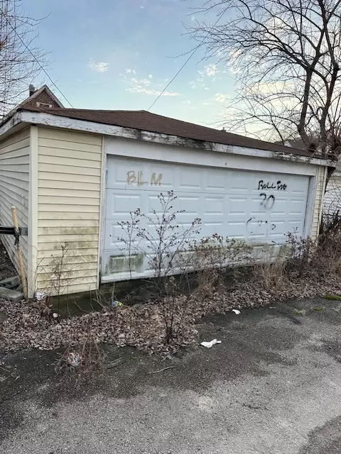 Chicago, IL 60628,304 W 104th PL