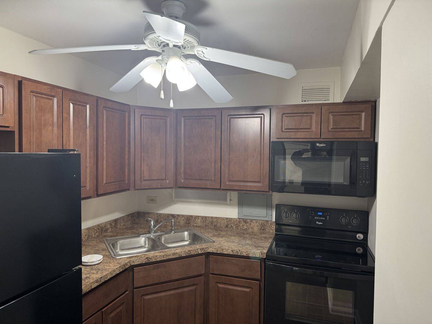 Chicago, IL 60649,7337 S South Shore DR #923