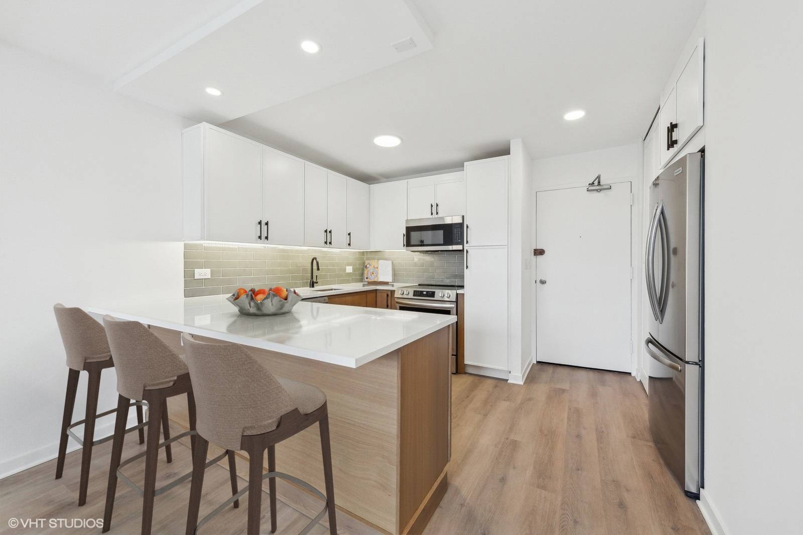 Chicago, IL 60610,1360 N Sandburg TER #1609C