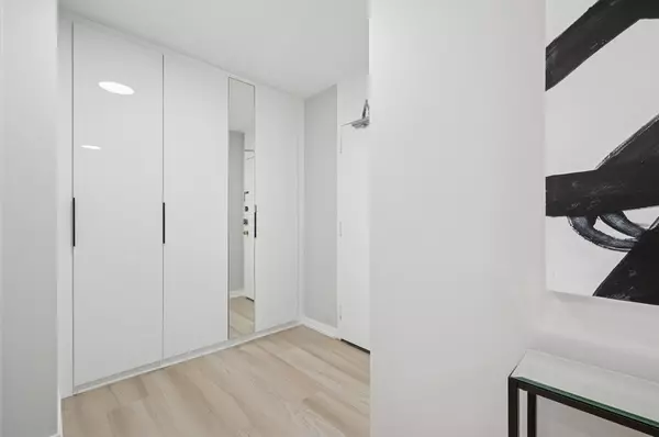 Chicago, IL 60610,1255 N Sandburg TER #901