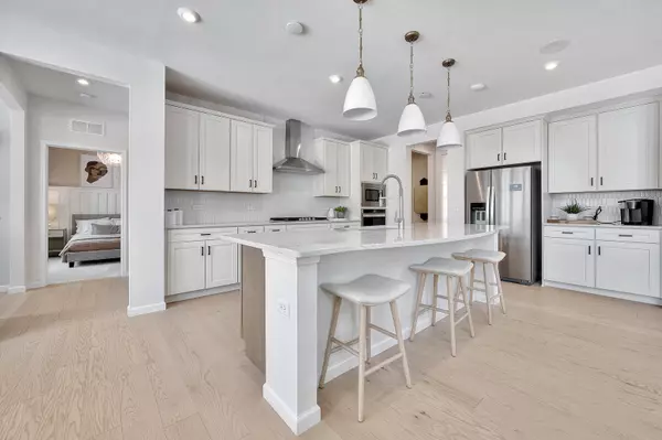 Batavia, IL 60510,653 Branson DR