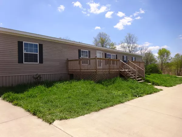 Dakota, IL 61018,10615 N Coon RD