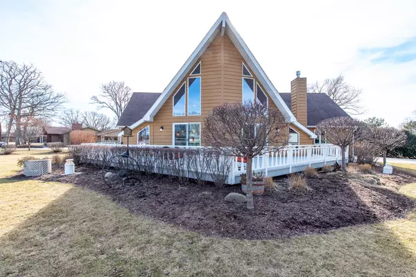43388 N Oakcrest LN, Zion, IL 60099