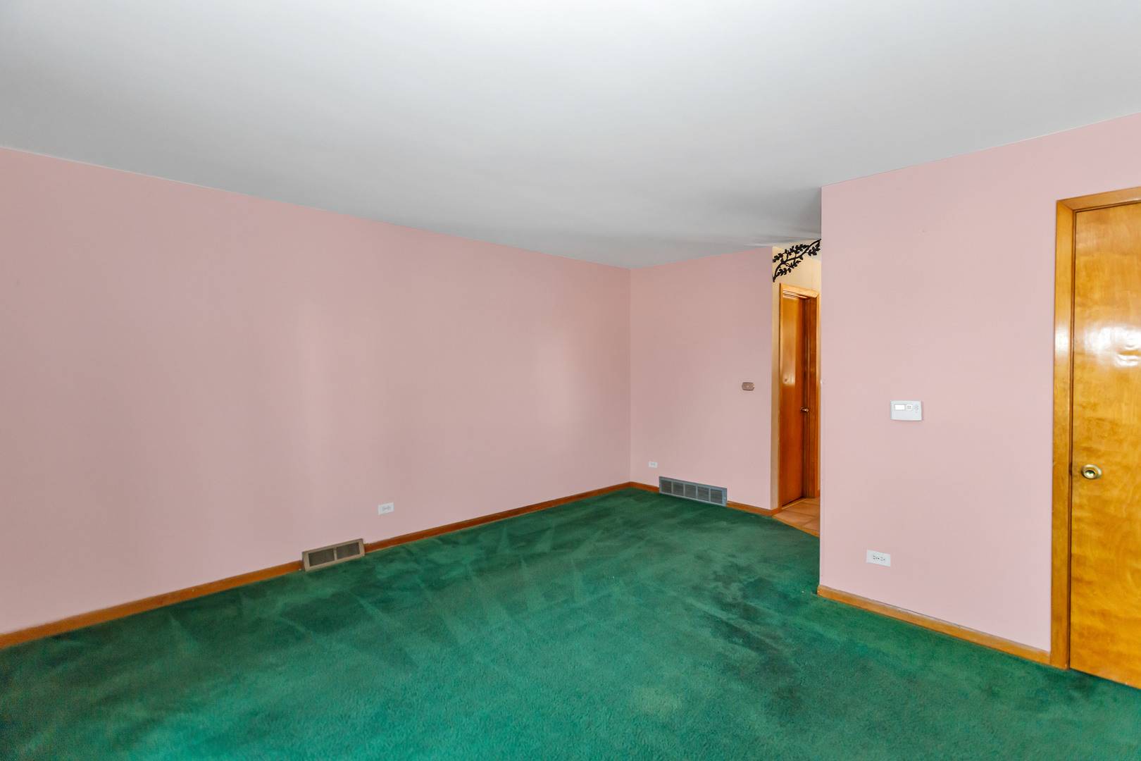 Schiller Park, IL 60176,9813 Soreng AVE