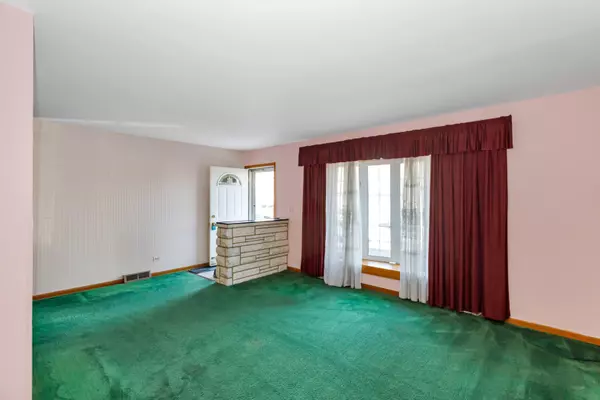 Schiller Park, IL 60176,9813 Soreng AVE