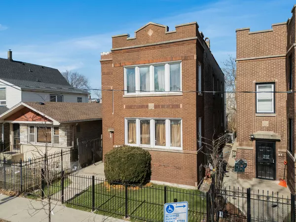 Chicago, IL 60651,4312 W Potomac AVE