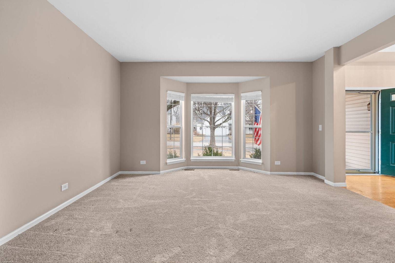 Crystal Lake, IL 60014,64 Talcott AVE