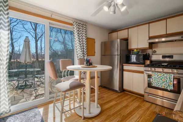Round Lake Beach, IL 60073,513 Meadow Hill LN