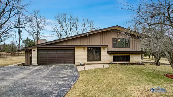 25950 W Hippler RD, Barrington, IL 60010