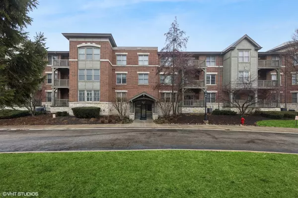 267 E Railroad AVE #304, Bartlett, IL 60103