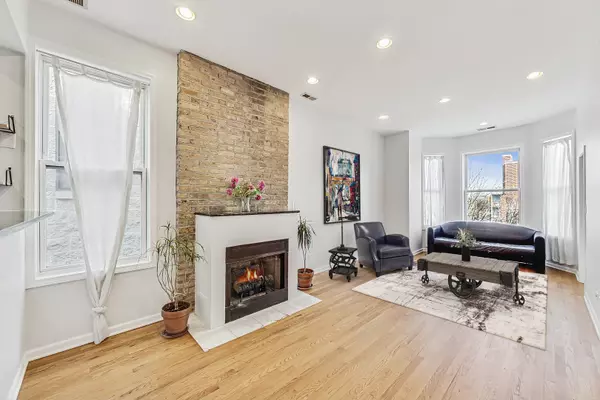 Chicago, IL 60622,1456 N Artesian AVE #3F