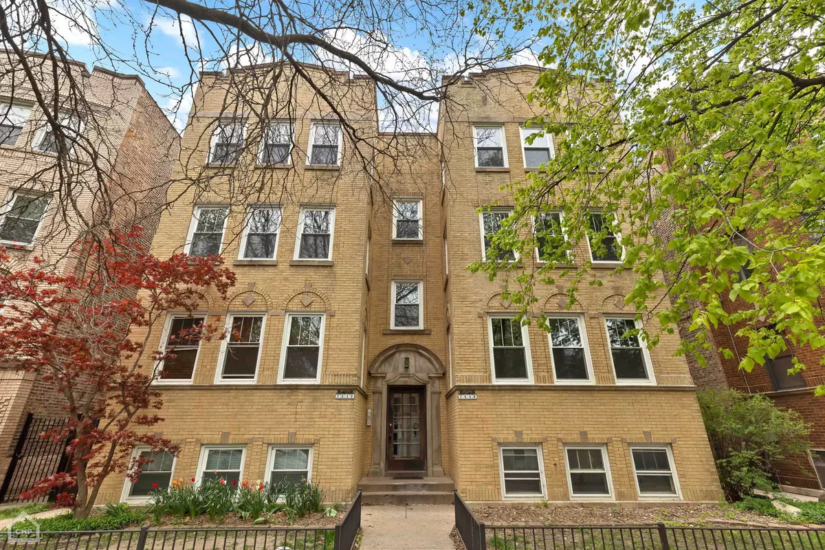 Chicago, IL 60645,7546-48 N Oakley AVE