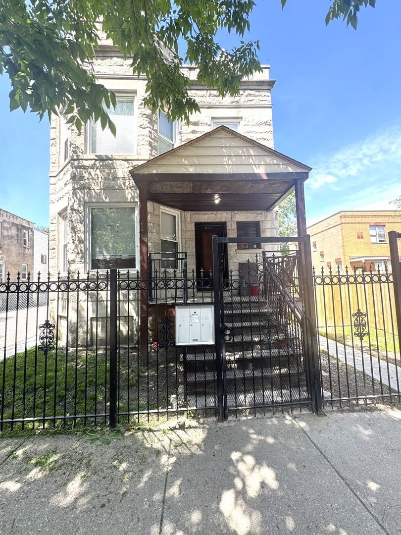 620 N Kedzie AVE, Chicago, IL 60612