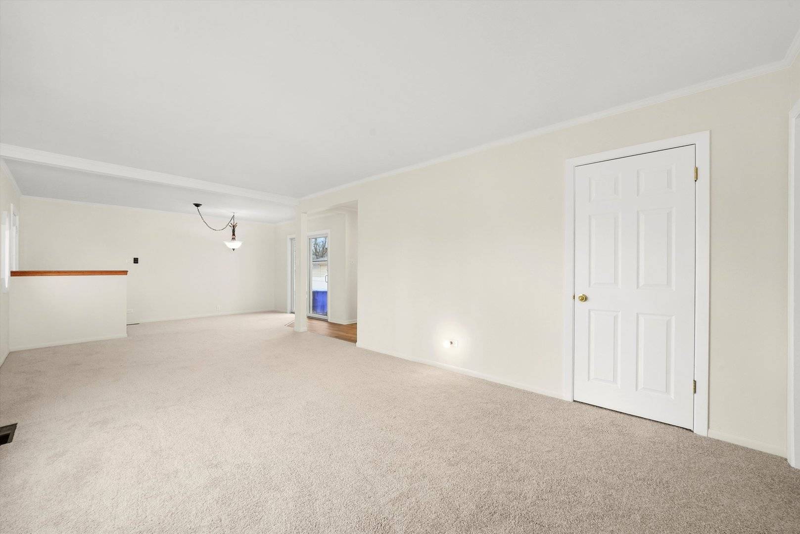 Wheaton, IL 60187,1217 E Evergreen ST