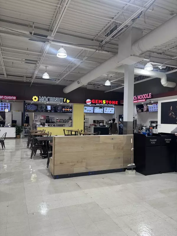 Naperville, IL 60563,1295 E Ogden AVE