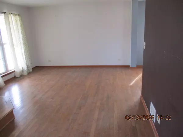 Round Lake Beach, IL 60073,82 GREEN VALLEY CT
