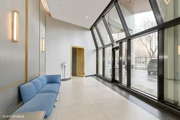 Chicago, IL 60614,345 W Fullerton Pkwy #3005