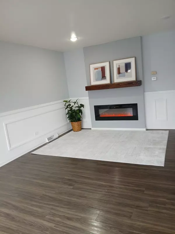 Calumet City, IL 60409,621 Paxton AVE