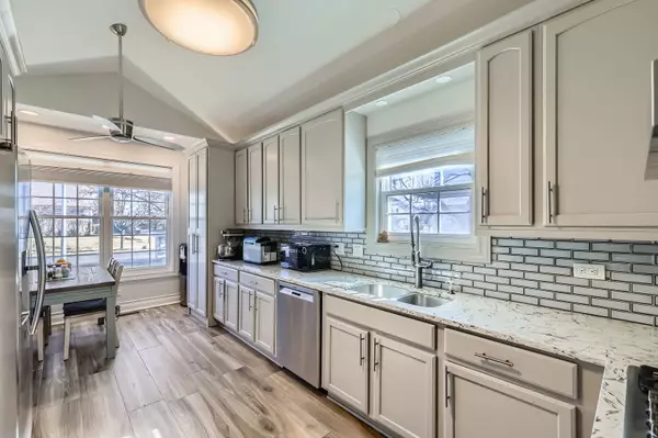 Elgin, IL 60120,1254 Bradley CIR