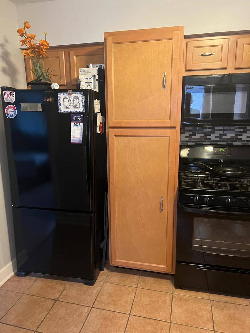 Chicago Ridge, IL 60415,6047 Marshall AVE #302E