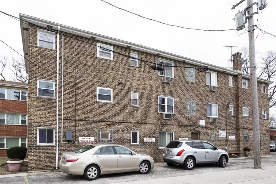 2440 River RD #3E, River Grove, IL 60171