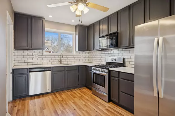 Mchenry, IL 60051,4906 ROBERTS RD