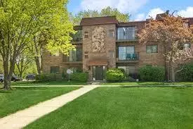 Palatine, IL 60067,113 W BRANDON CT #E11