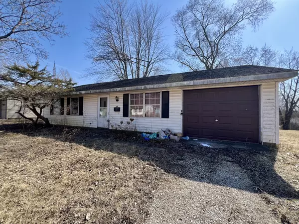 Danville, IL 61832,916 Sunset Ridge