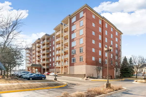 Morton Grove, IL 60053,8440 Callie AVE #C201