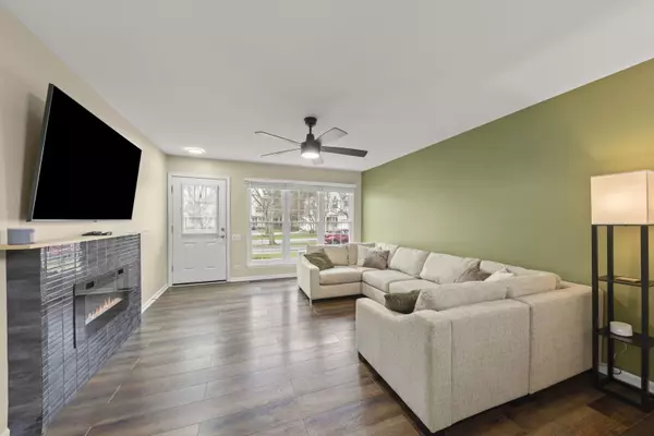 Aurora, IL 60504,148 Park Ridge CT