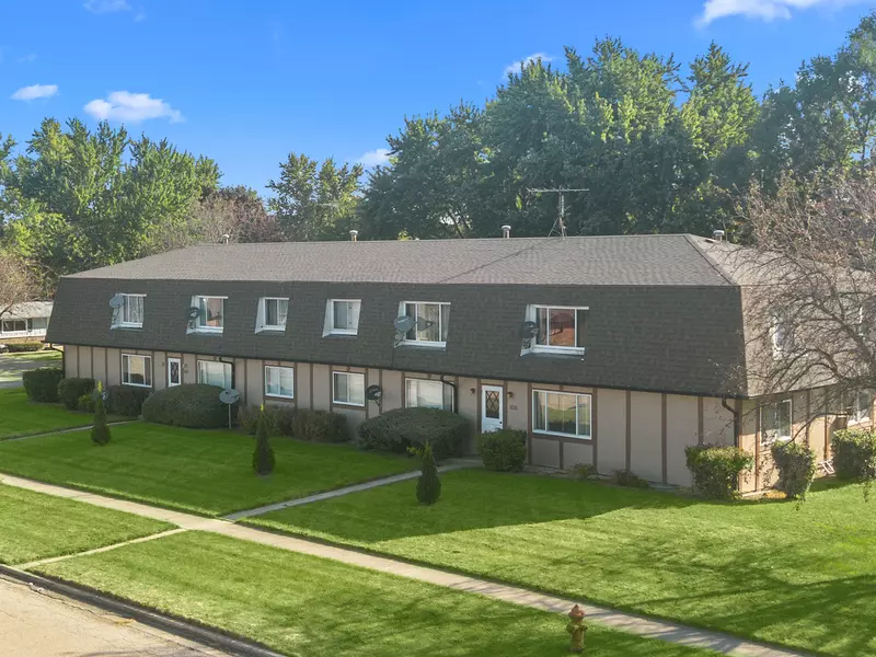 1015 & 1017 9th ST, Harvard, IL 60033